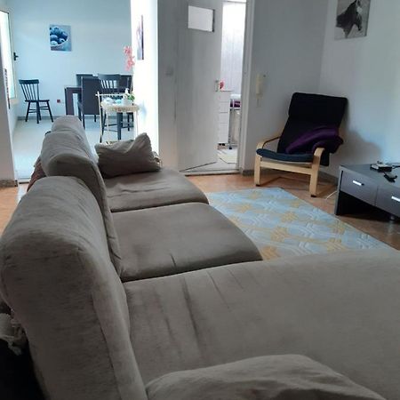 فيلا Impeccable 2-Bed House In فيانا دو كاستيلو المظهر الخارجي الصورة