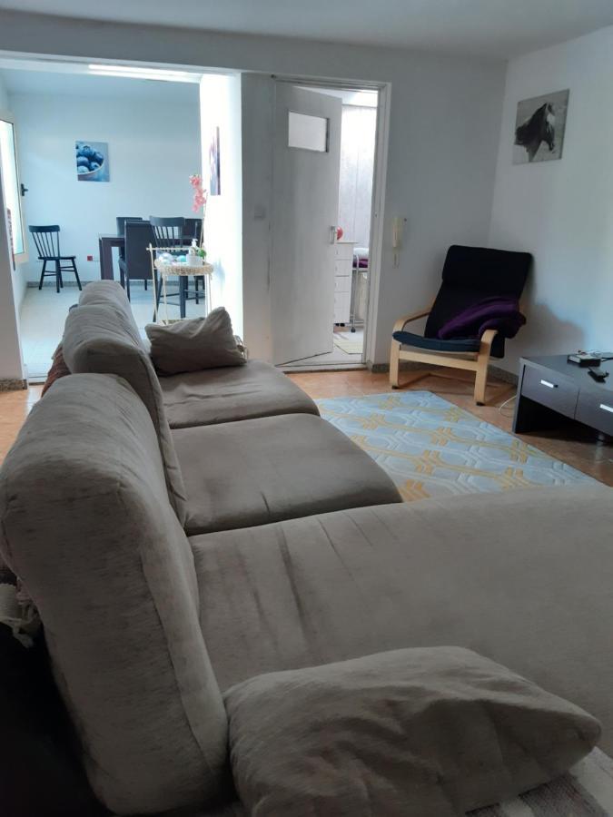فيلا Impeccable 2-Bed House In فيانا دو كاستيلو المظهر الخارجي الصورة