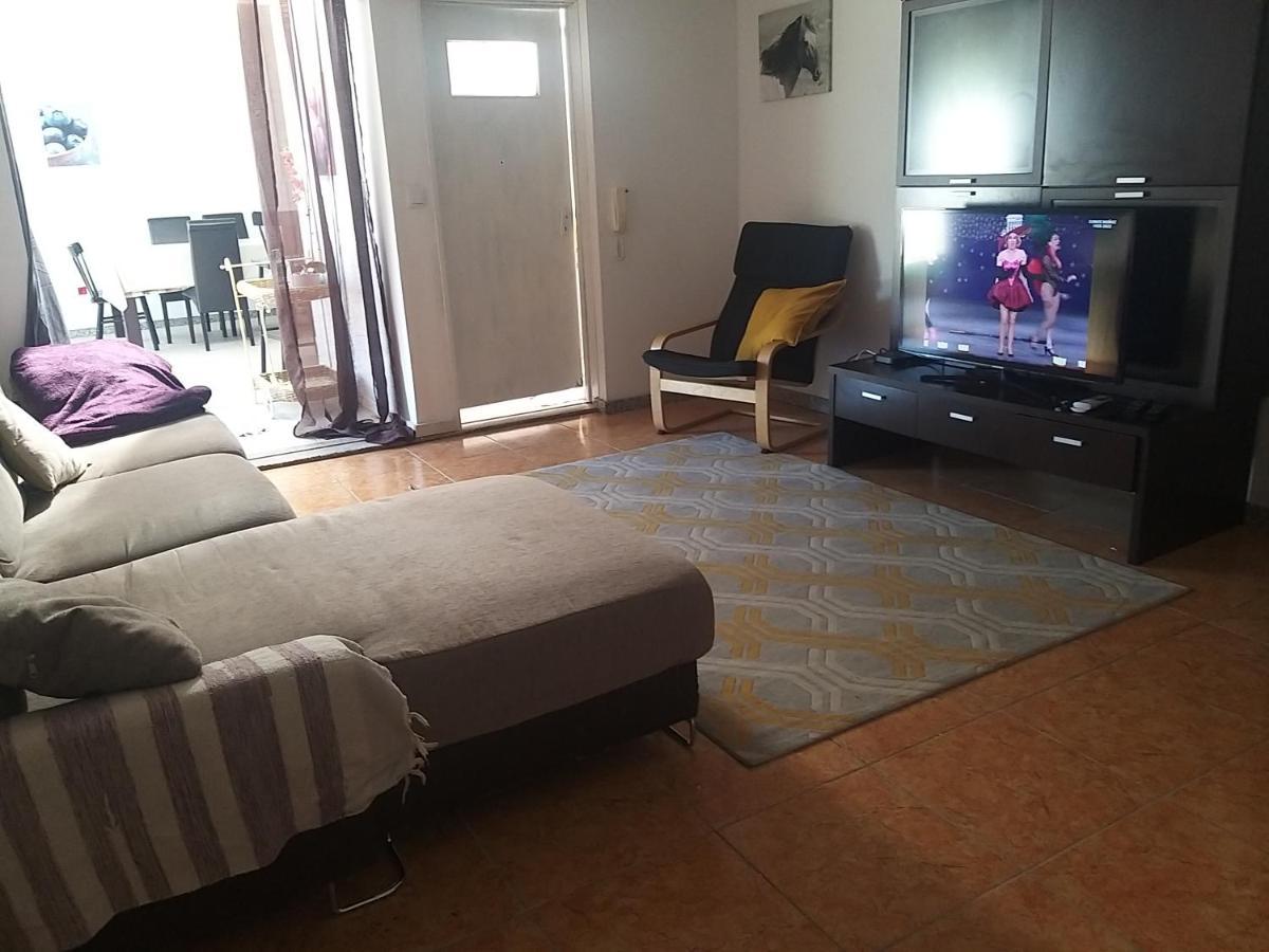 فيلا Impeccable 2-Bed House In فيانا دو كاستيلو المظهر الخارجي الصورة