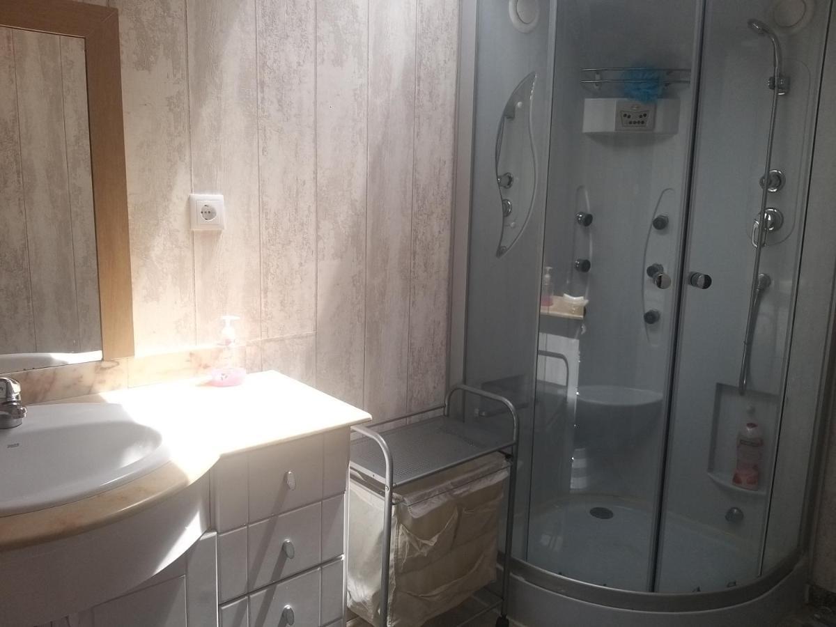 فيلا Impeccable 2-Bed House In فيانا دو كاستيلو المظهر الخارجي الصورة
